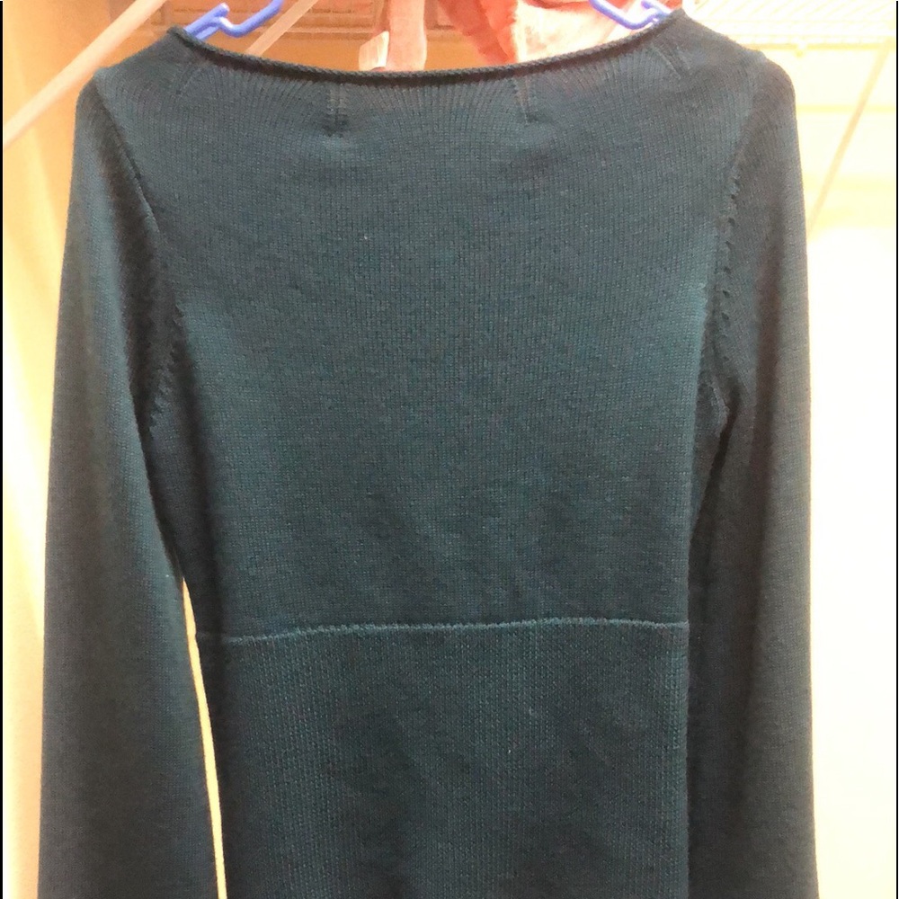 Ellie Tahari sweater